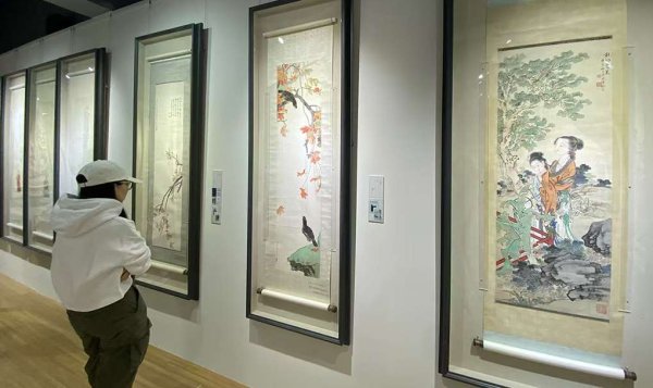 九融配资端 “精研古法 博采新知——湖社名家作品展”在人美画廊启幕
