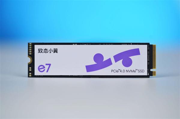 非常谋略 疾速6000MB/s！长江存储致态小翼e7 1TB SSD图赏